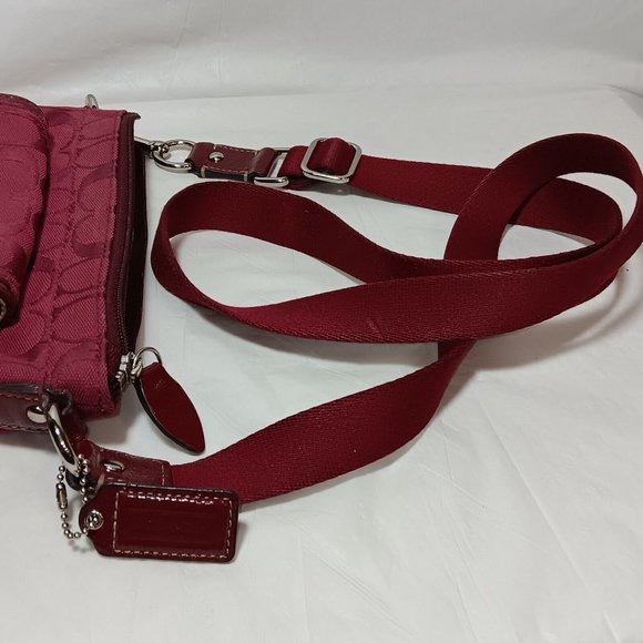 Coach F45026 Signature Canvas Pocket Swing Pack Crimson - Picture 10 of 11